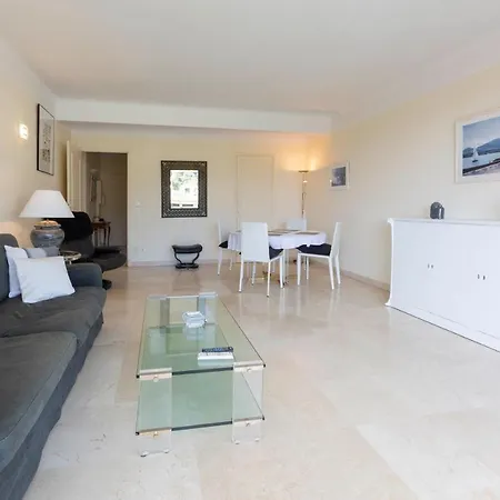 Entierement Equipe De 105 M2 Avec Vue Et Collines * Cannes