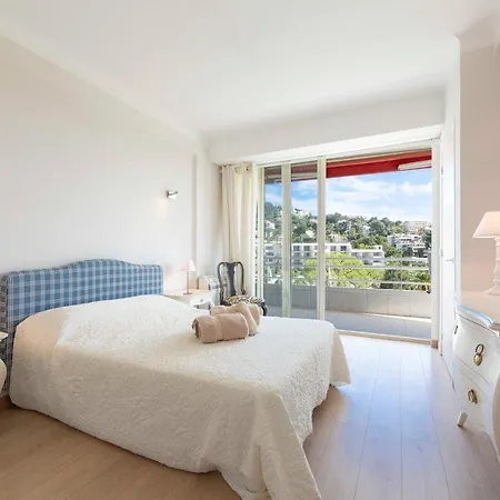 Entierement Equipe De 105 M2 Avec Vue Et Collines Cannes