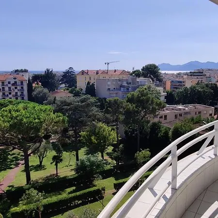 Entierement Equipe De 105 M2 Avec Vue Et Collines Apartment