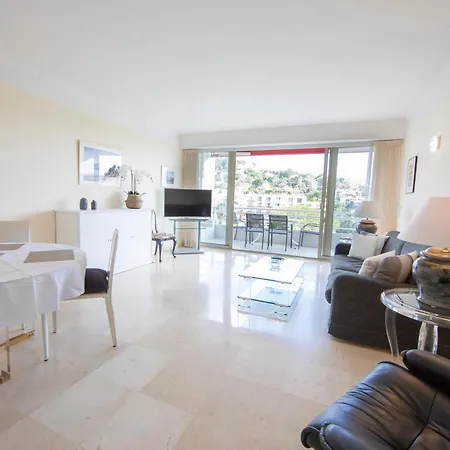 Entierement Equipe De 105 M2 Avec Vue Et Collines * Cannes